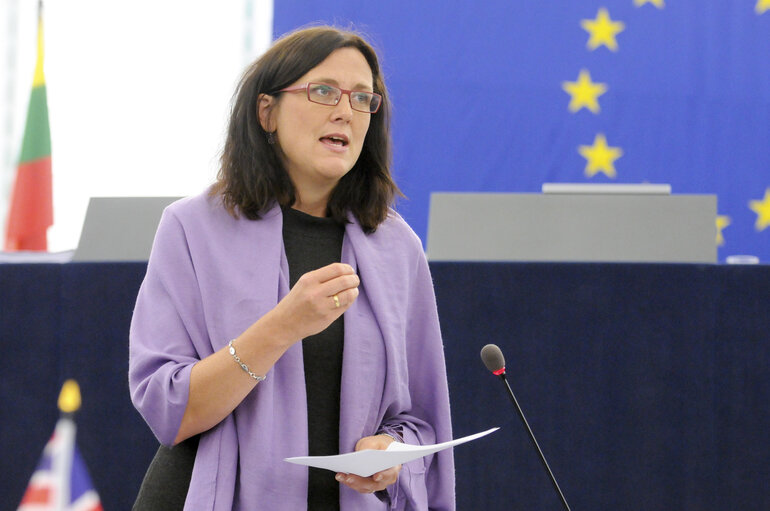 Foto 30: MEPs during the Plenary Session in Strasbourg - week 37  - Famine in East Africa