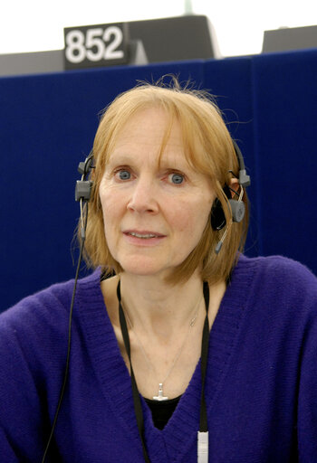 Fotografija 1: Kathy SINNOTT MEP in Plenary Session in Strasbourg