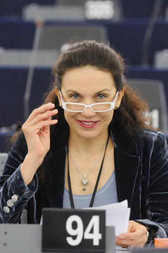 Foto 19: MEPs during the Plenary Session in Strasbourg - week 37  - EU position and commitment in advance of the UN high-level meeting on the prevention and control of non-communicable diseases