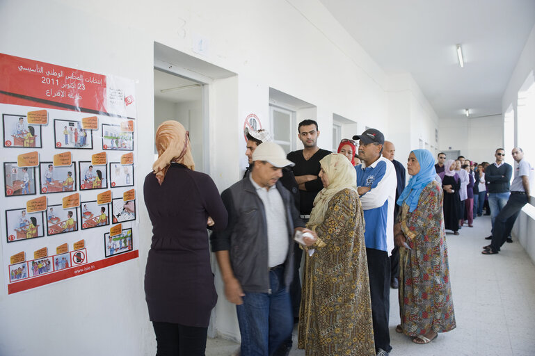 Fotagrafa 44: Day of election of the Tunisian Constituent Assembly in Tunis.