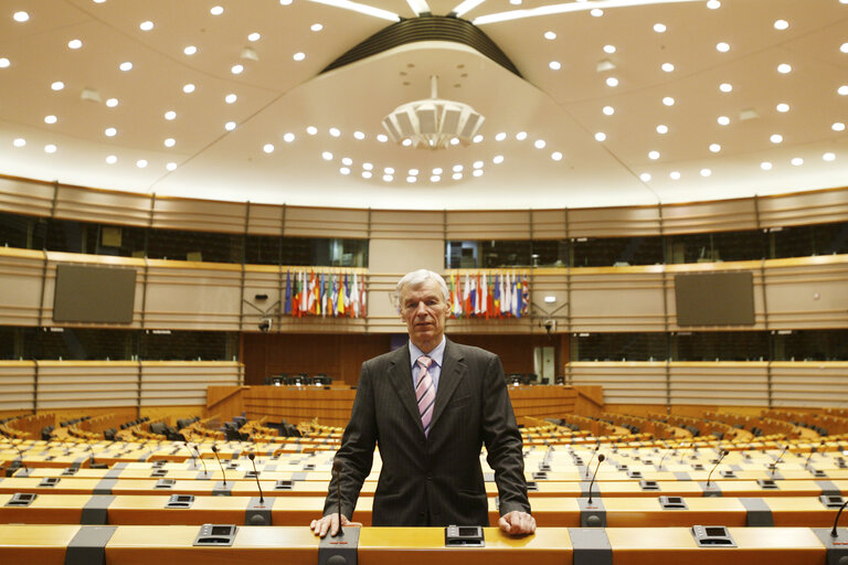 Fotografie 8: Justas Vincas PALECKIS MEP at the EP in Brussels.