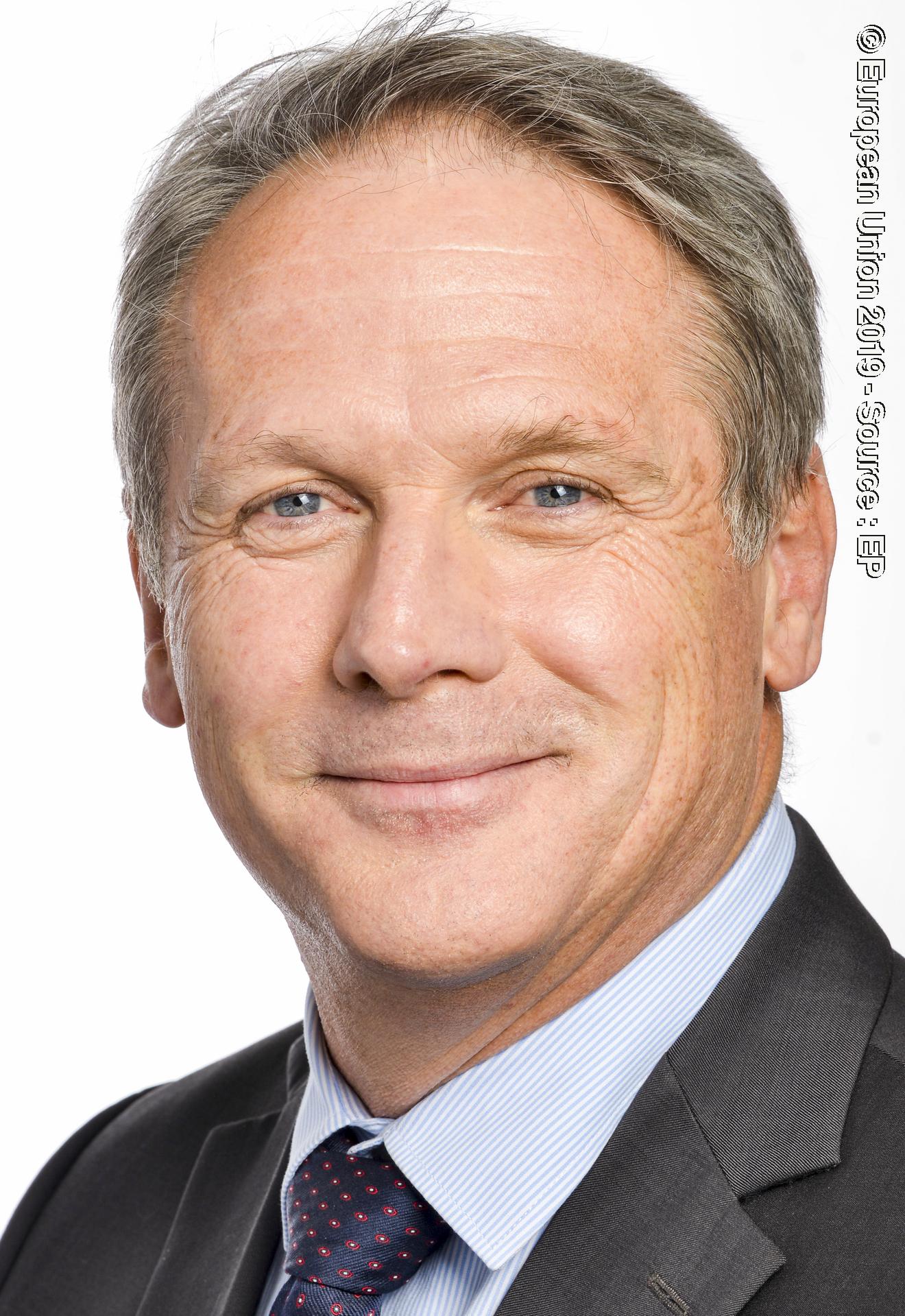 Photo 32: Philippe OLIVIER official portrait - 9th Parliamentary term