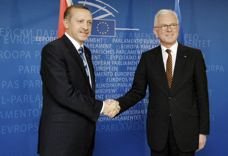 Fotogrāfija 4: EP President meets with the  Turkish Prime Minister.