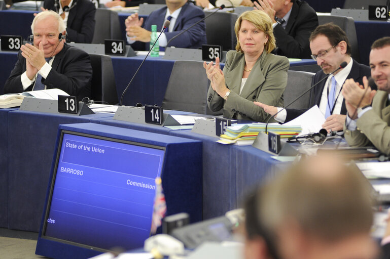 Photo 11: Corien WORTMANN-KOOL during votes in the hemicycle in Strasbourg, week 39