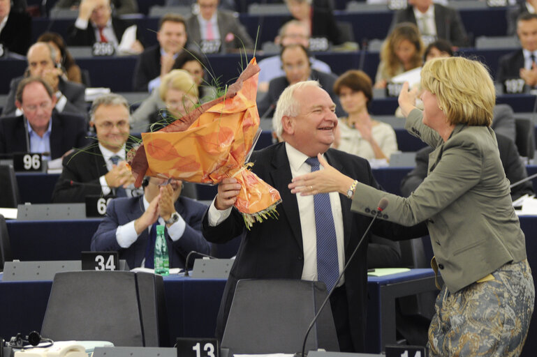 Photo 3: Corien WORTMANN-KOOL during votes in the hemicycle in Strasbourg, week 39