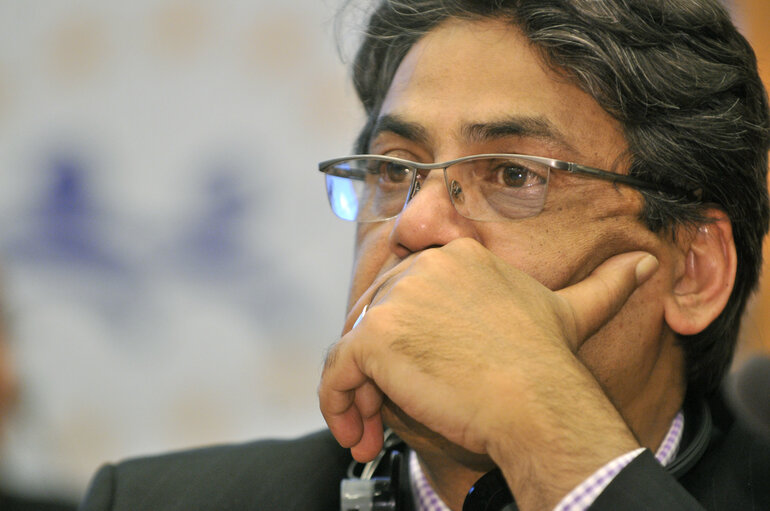 Photo 5 : Alternative futures for Afghanistan and the Stability of Southwest