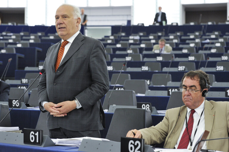 Valokuva 5: Hemicycle during the Plenary Session in Strasbourg - Week 27 - Modification of the Act concerning the election of the Members of the European Parliament