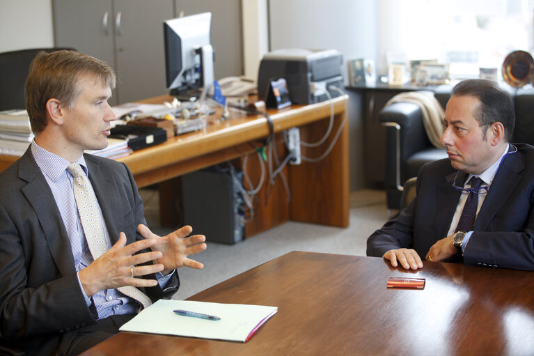 Foto 7: EP Vice President Gianni PITTELLA meets with Danish Ambassador Jonas Bering LIISBERG