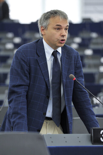 Valokuva 1: Hemicycle during the Plenary Session in Strasbourg - Week 27 - Modification of the Act concerning the election of the Members of the European Parliament