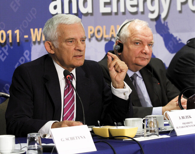 Photo 5: European Parliament President Jerzy Buzek /L/ and Chairman of the EPP Group in the European Parliament Joseph Daul take part in the meeting of the EPP Group Bureau in Wroclaw