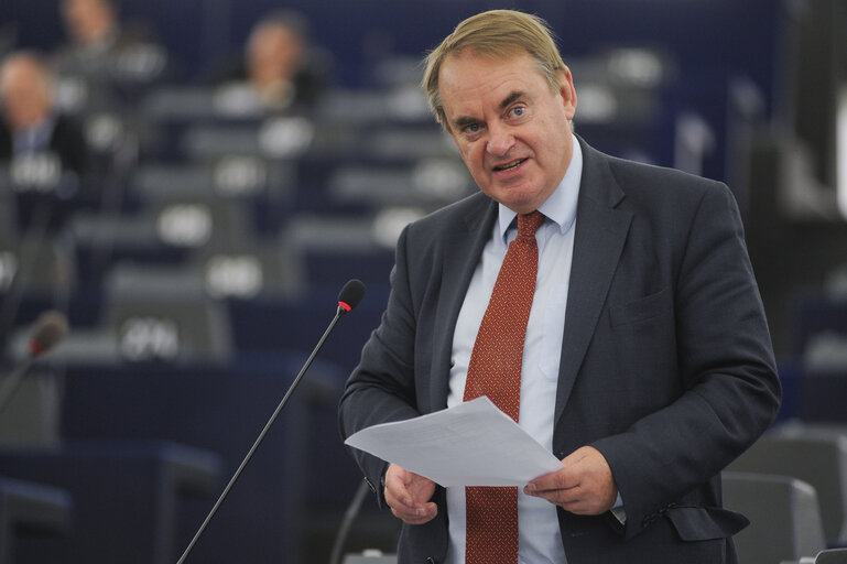 Fotografija 11: MEPs during Plenary Session in Strasbourg - Week 37