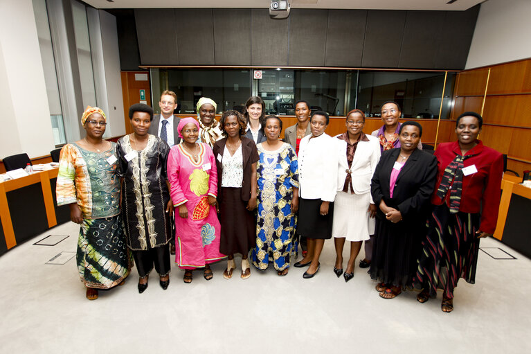 Φωτογραφία 2: Study visit of female MPs from Burundi to the European Parliament