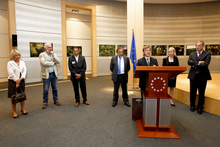 Fotografi 4: Opening speech for the exhibition 'Forest and People' organised by the Good Planet association