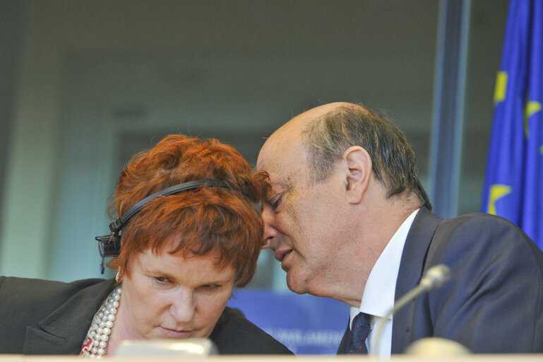 ECON - Debate on Restoring market confidence: legislative and institutional responses with the President of the Eurogroup, Minister of Finance of Poland (Council Presidency) and Commissioner for Economic and Monetary Affairs