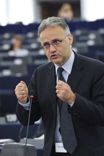 Valokuva 3: Hemicycle during the Plenary Session in Strasbourg - Week 27 - Scheme for food distribution to the most deprived persons in the Union