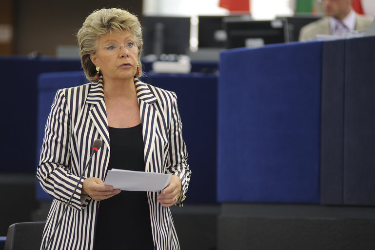 Fotografija 3: MEPs during Plenary Session in Strasbourg - Week 37