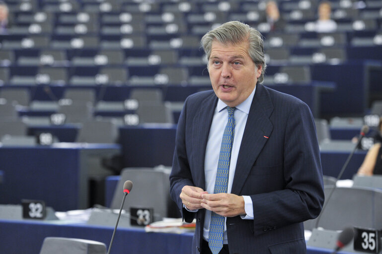 Valokuva 21: Hemicycle during the Plenary Session in Strasbourg - Week 27 - Modification of the Act concerning the election of the Members of the European Parliament