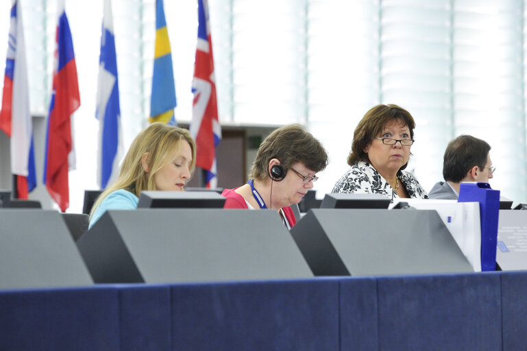 Valokuva 39: Hemicycle during the Plenary Session in Strasbourg - Week 27 - Scheme for food distribution to the most deprived persons in the Union