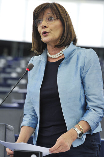 Valokuva 20: Hemicycle during the Plenary Session in Strasbourg - Week 27 - Scheme for food distribution to the most deprived persons in the Union