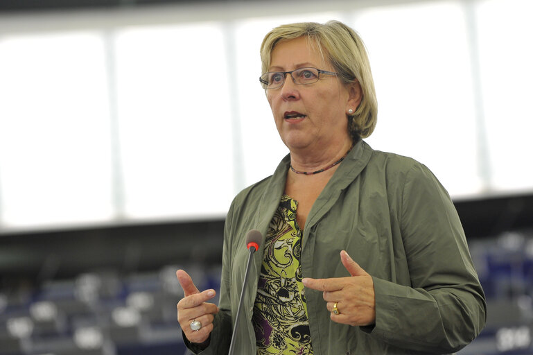 Fotografia 6: MEPs during Plenary Session in Strasbourg - Week 37