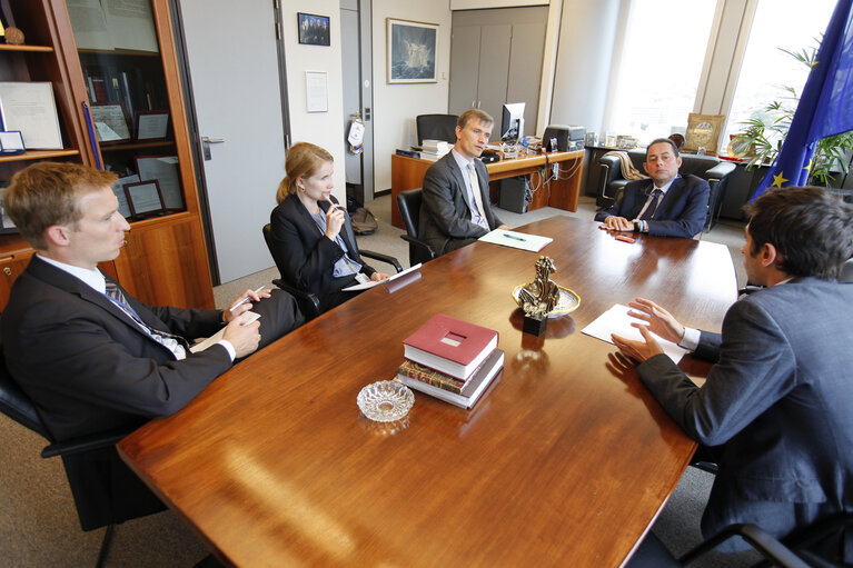 Foto 3: EP Vice President Gianni PITTELLA meets with Danish Ambassador Jonas Bering LIISBERG