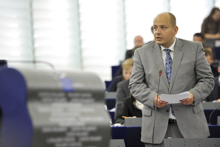 Foto 11: Secretary of State for European affairs and economic policy at the Plenary Session in Strasbourg, week 37