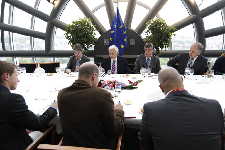 Nuotrauka 1: EP President meets Belgian journalists