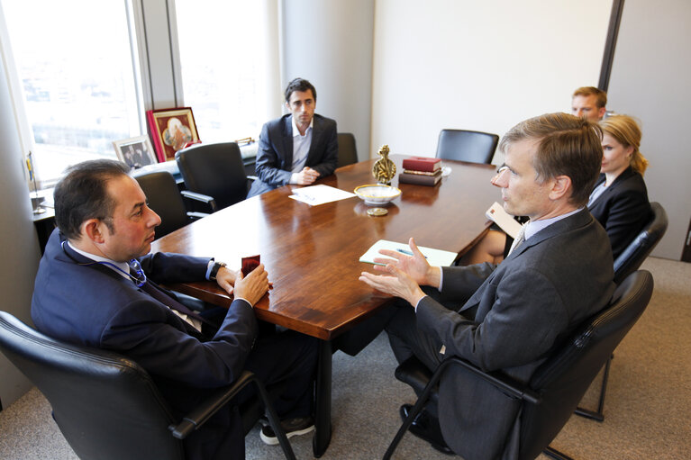 Foto 2: EP Vice President Gianni PITTELLA meets with Danish Ambassador Jonas Bering LIISBERG