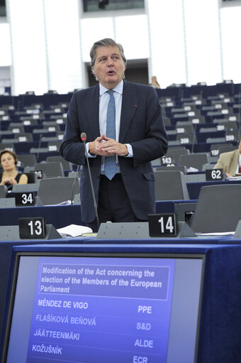 Valokuva 20: Hemicycle during the Plenary Session in Strasbourg - Week 27 - Modification of the Act concerning the election of the Members of the European Parliament