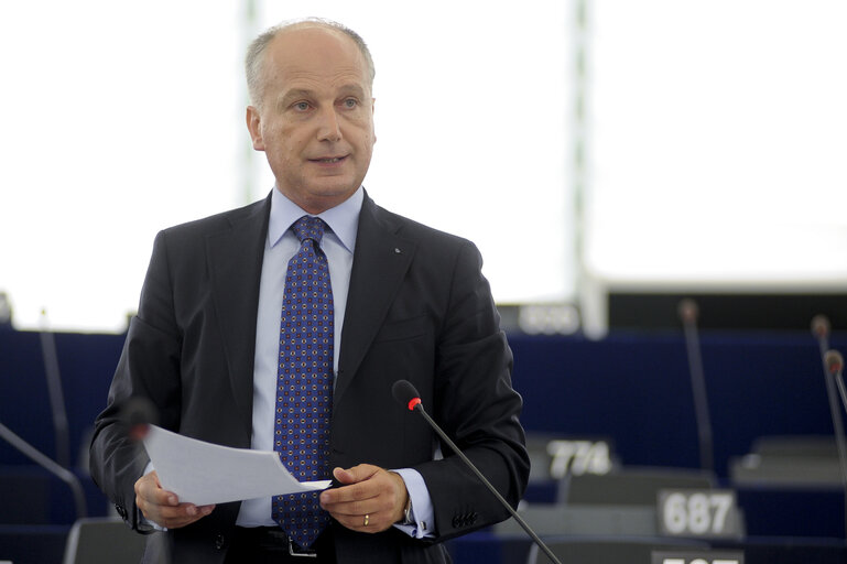 Fotografija 1: MEPs during Plenary Session in Strasbourg - Week 37