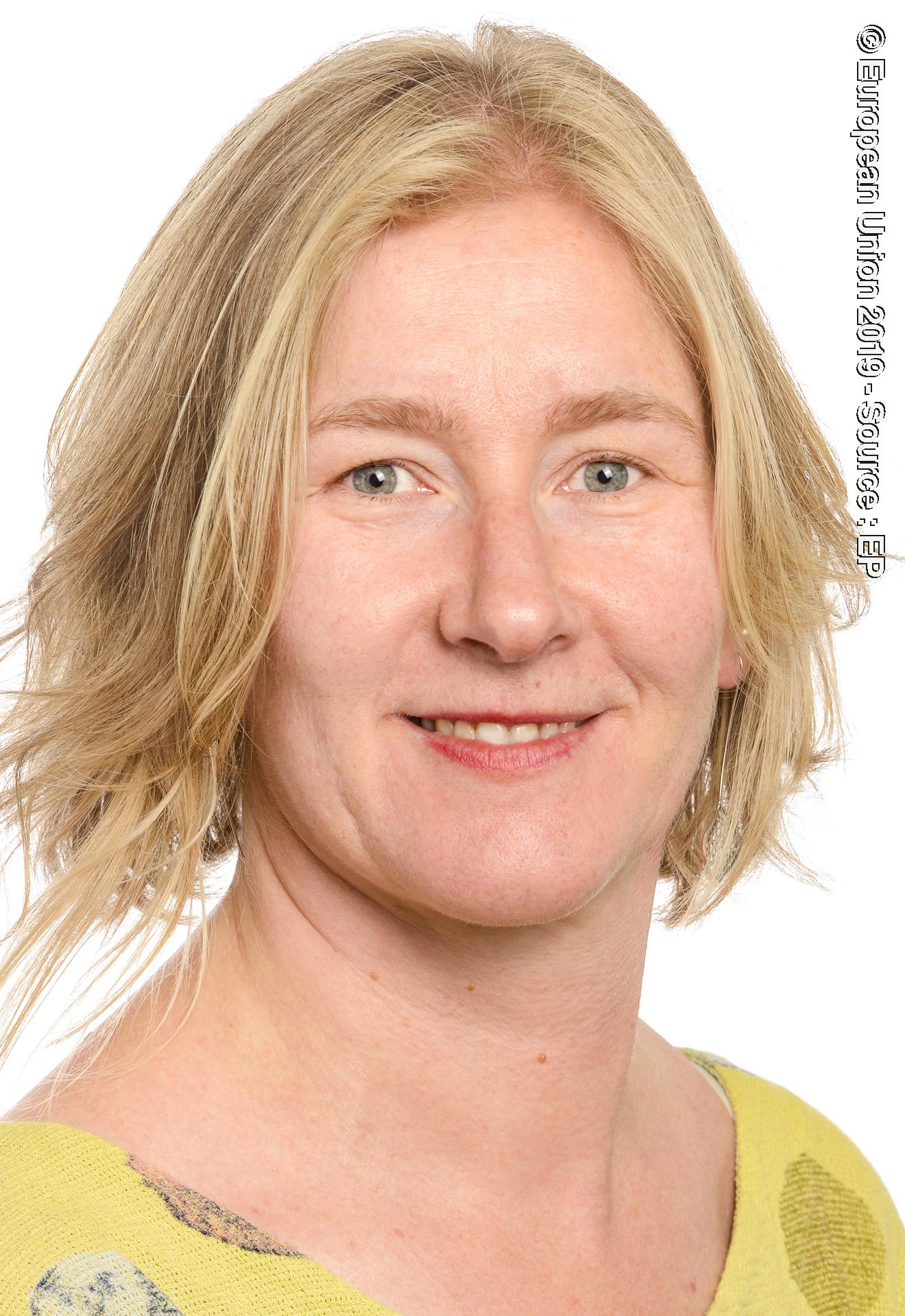 Sandra PEREIRA official portrait - 9th Parliamentary term