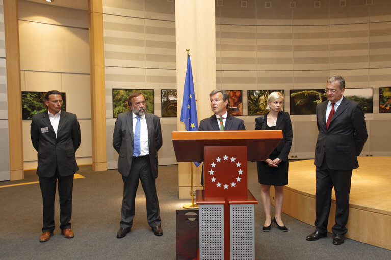 Fotografi 3: Opening speech for the exhibition 'Forest and People' organised by the Good Planet association