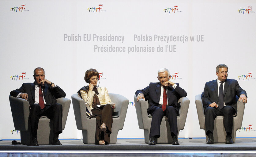 Photo 1: /from left/ President of Wroclaw Rafal Dutkiewicz,European Commission, Commissioner for Education, Culture, Multilingualism, Sport, Media and Youth Androula Vassiliou  , European Parliament President Jerzy Buzek and President of the Republic of Poland Bronislaw Komorowski take part in the opening of the European Congress of Culture in Wroclaw