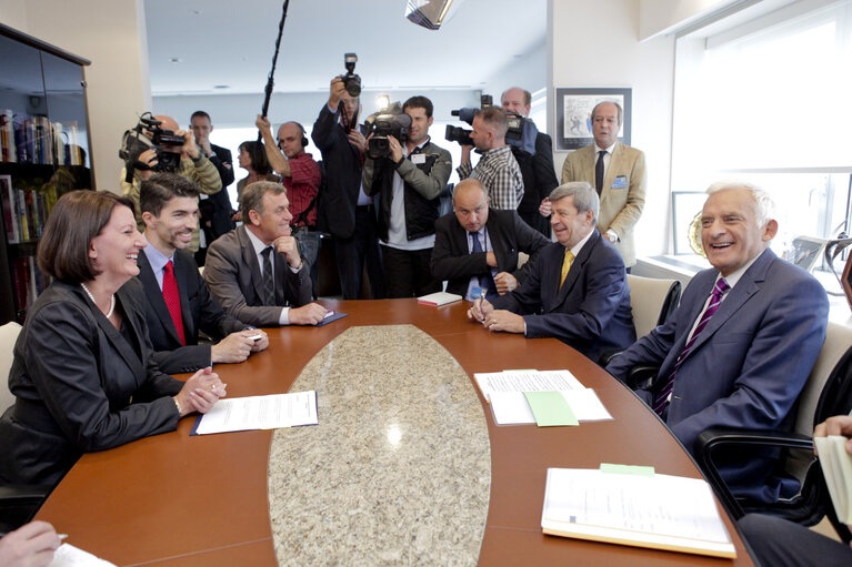 Fotografija 16: EP President  meets with the President of Kosovo