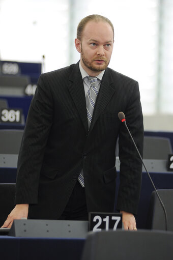 Fotografija 7: MEPs during Plenary Session in Strasbourg - Week 37