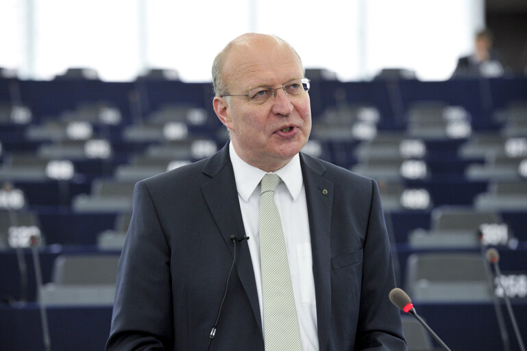 Valokuva 45: Hemicycle during the Plenary Session in Strasbourg - Week 27 - Scheme for food distribution to the most deprived persons in the Union