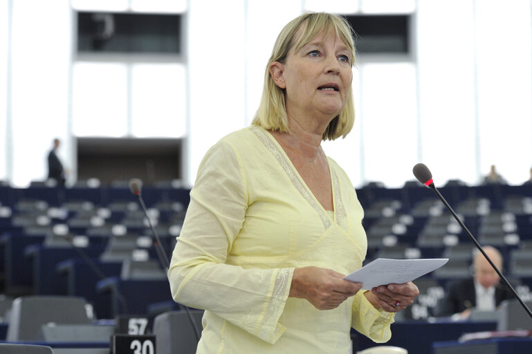 Valokuva 4: Hemicycle during the Plenary Session in Strasbourg - Week 27 - Modification of the Act concerning the election of the Members of the European Parliament