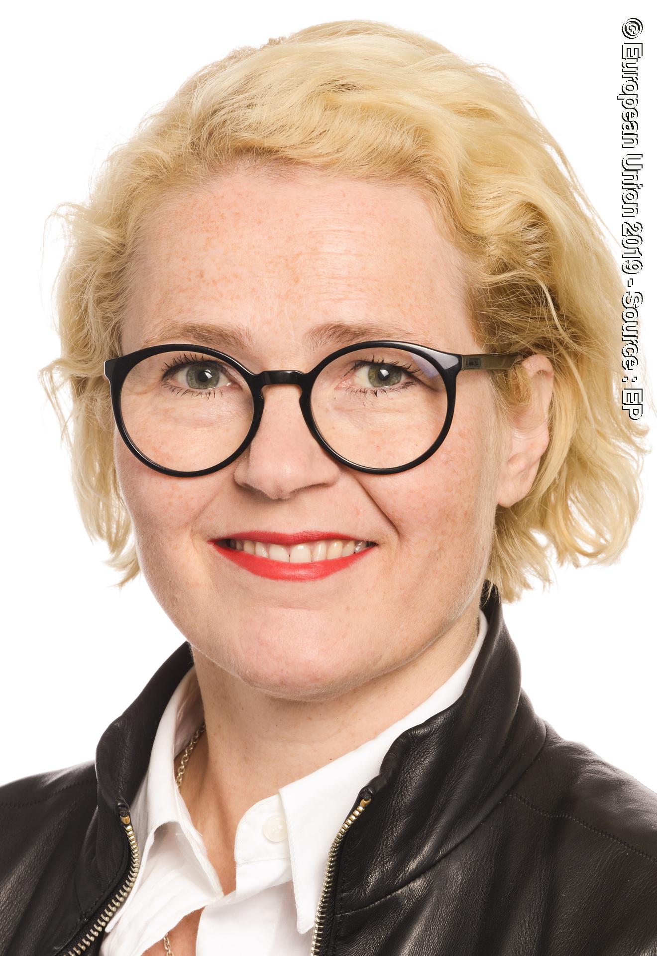 Fotografie 4: Miapetra KUMPULA-NATRI official portrait - 9th Parliamentary term