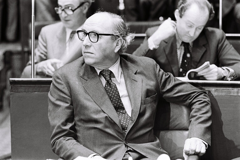 Fotografie 2: Portraits of Roy JENKINS in a Luxembourg session