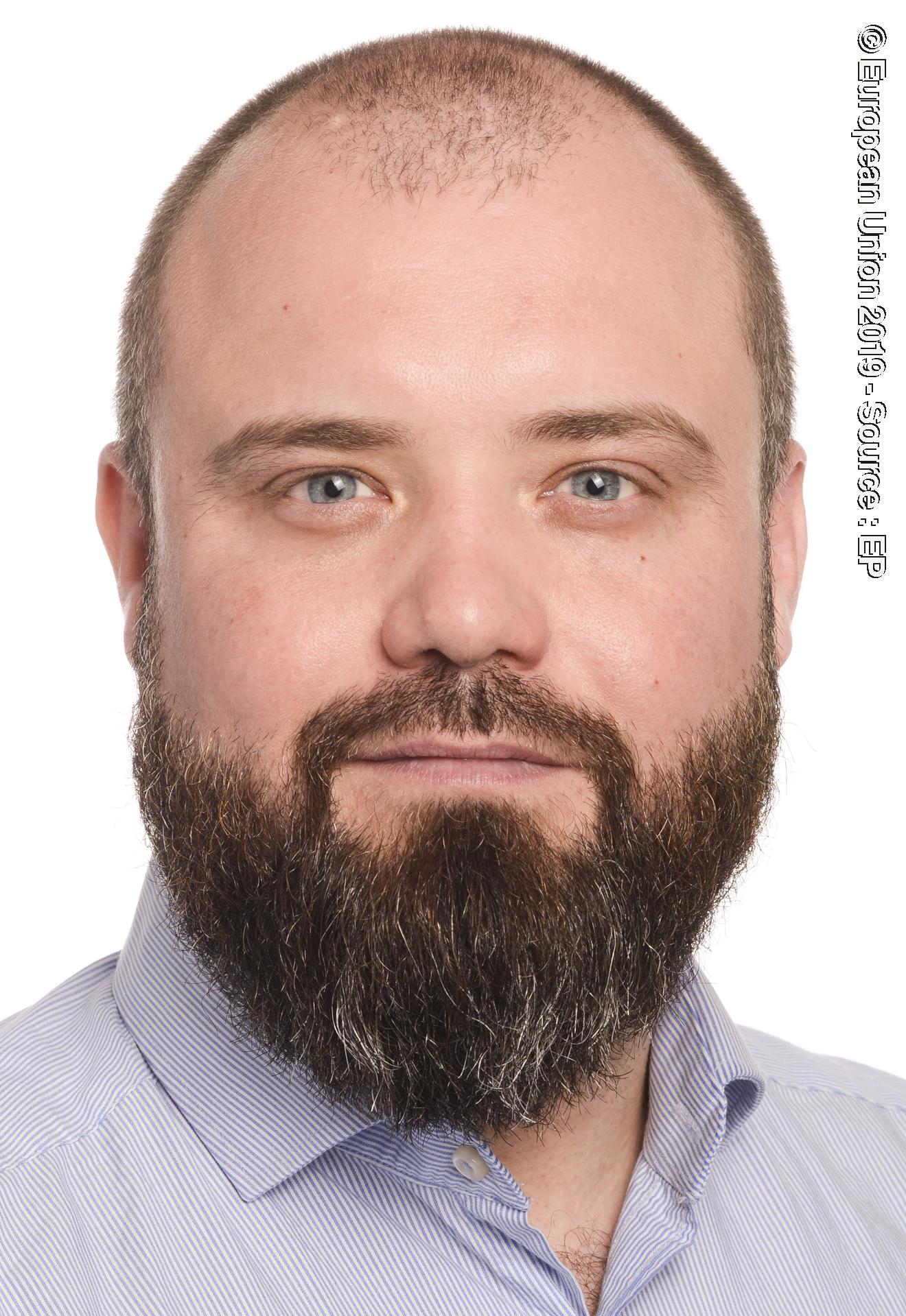 Photo 8: Nikolaj VILLUMSEN official portrait - 9th Parliamentary term