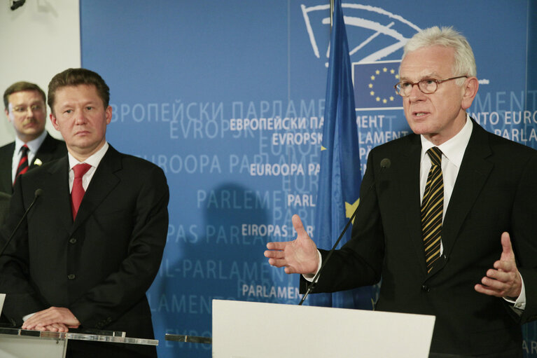 Valokuva 21: Press conference with EP President and the head of Gazprom.