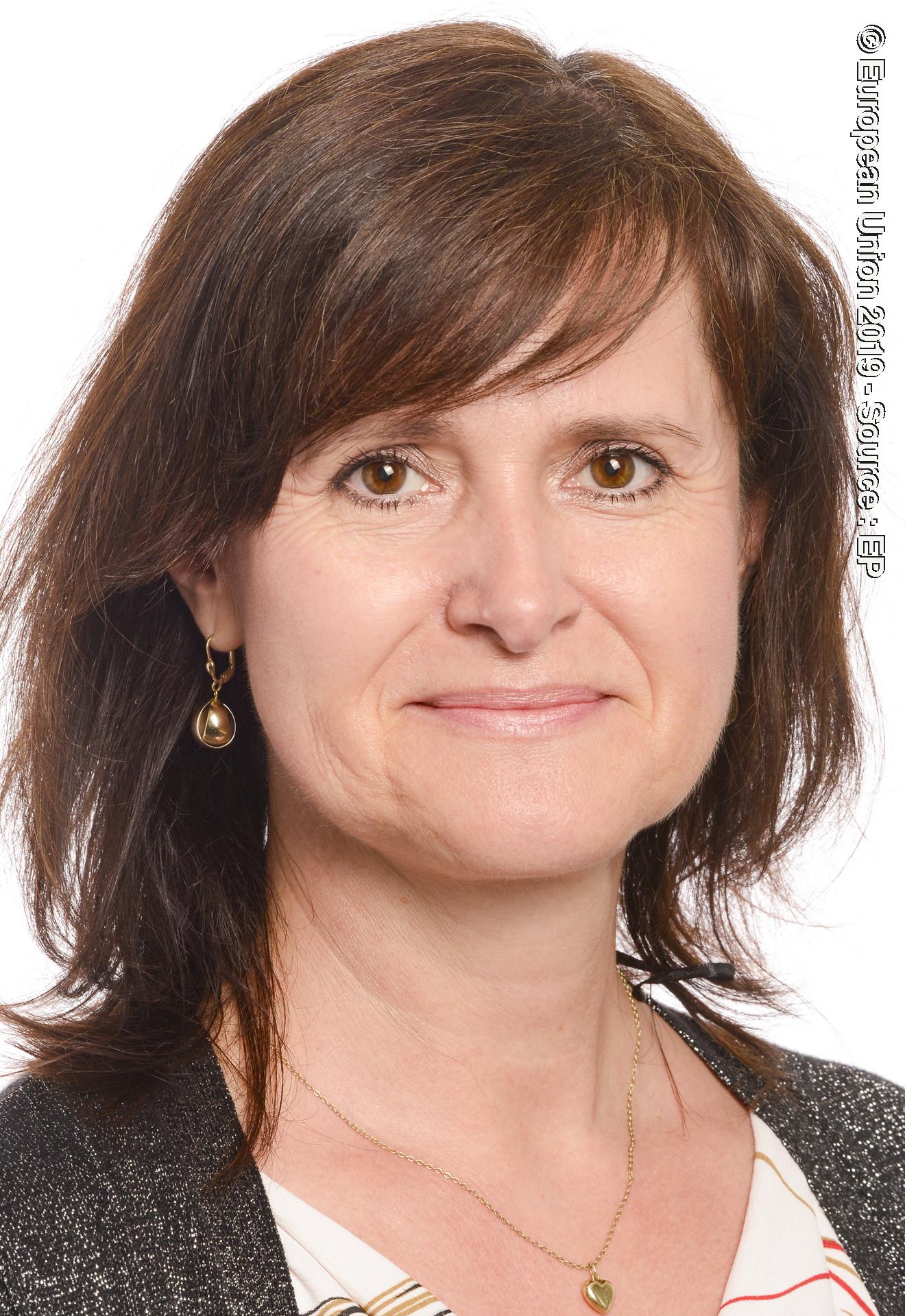 Photo 17: Radka MAXOVA official portrait - 9th Parliamentary term -