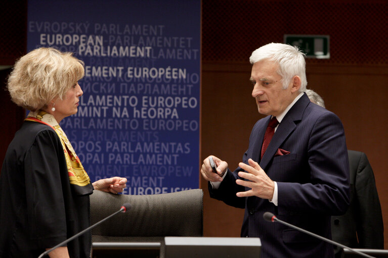 Photo 3: Session  Rapport annuel de la BCE - Déclaration annuelle sur la zone euro     Plenary  ECB annual report - Annual statement on Euro area Trichet Jean-Claude, 2010, Parlement européen à Bruxelles, Prés Banque européenne, Prés Organisation internationale 25-03-2010