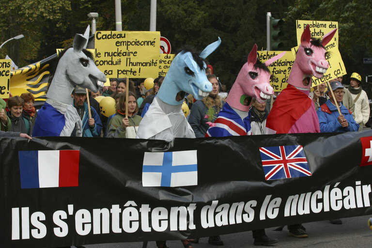 Valokuva 1: Demonstration against nuclear energy.