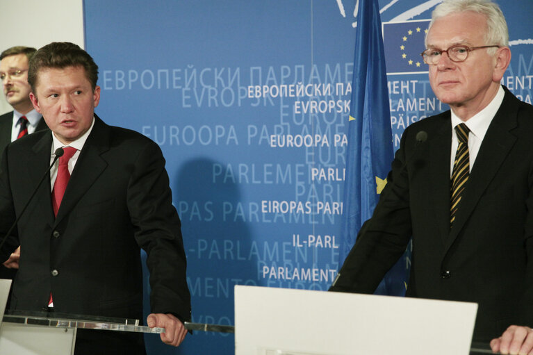 Valokuva 15: Press conference with EP President and the head of Gazprom.