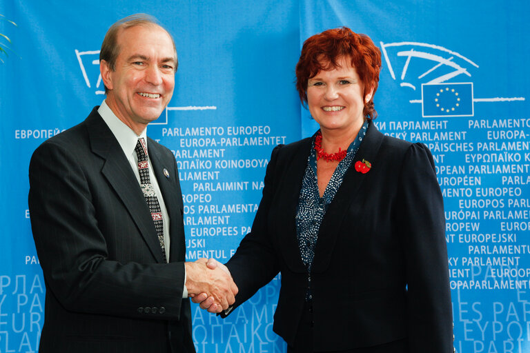 Foto 24: Members of the US House of Representatives' Subcommittee on Capital Markets, Insurance, and Government