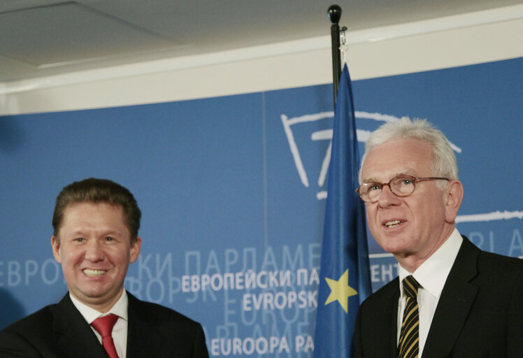 Valokuva 10: EP President meets with the head of Gazprom.