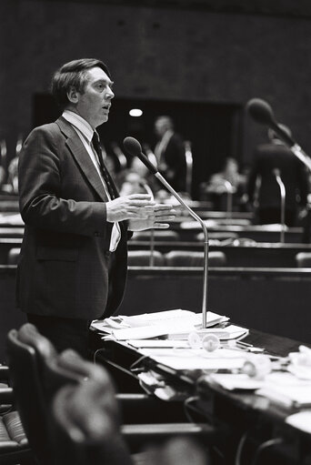 Fotografija 5: William Mark HUGHES during a session in Luxembourg in February 1977