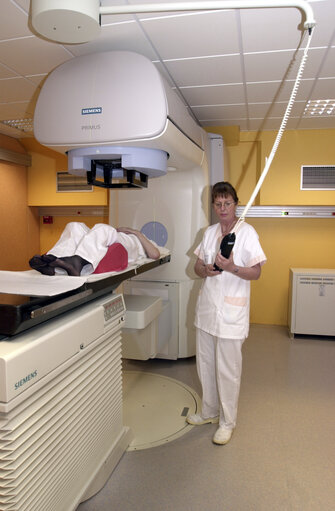 Nuotrauka 2: Treatment of tumor by linear accelerator at the Hospital Centre Paul Strauss in Strasbourg