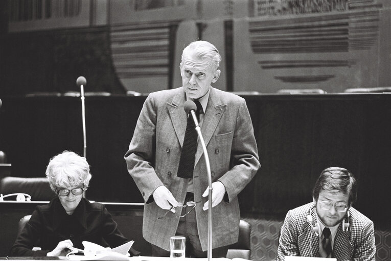 Fotografi 1: EC member in charge of Agriculture Finn Olav GUNDELACH during a session in Luxembourg on February 1977